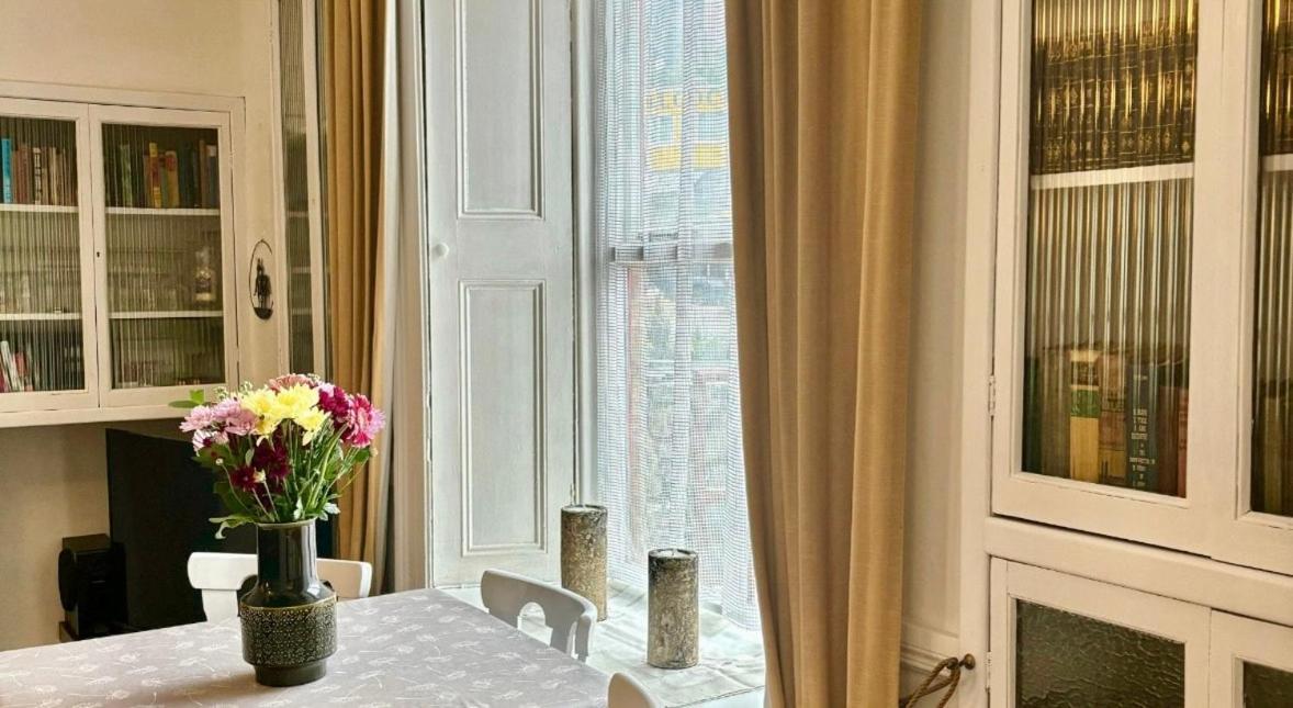 White Heather House Clifden Town Square エクステリア 写真